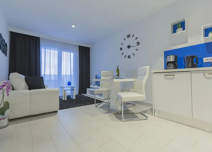 Lux * 马卡尔斯卡