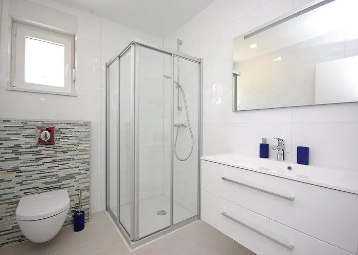 Lux * 马卡尔斯卡