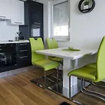 Lux * 마카르스카