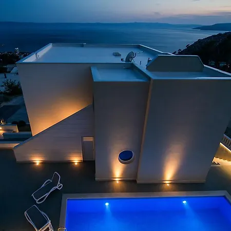 Lux